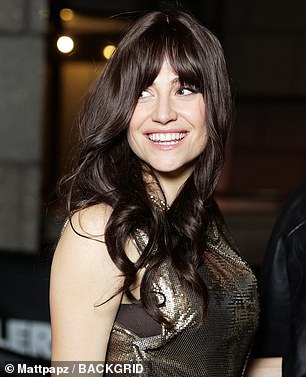 وبدت المغنية غير معروفة عندما استعرضت مظهرها الجديد خلال حفل عيد ميلادها الفاخر