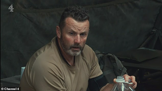 شهدت الحلقة الأخيرة مغادرة أيقونة الجيران رايان مولوني (في الصورة) لاعب الكريكيت الإنجليزي السابق غرايم سوان ونجم المصارع توبي أولوبي.