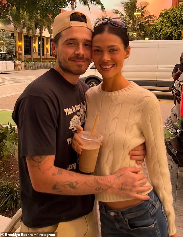 في حين أن الاهتمام ينصب بقوة على عائلة بيكهام وزوجة ابنهم المنفصلة نيكولا بيلتز، فقد رأى معجبو Spice Girls في هذا الجدل وسيلة للإعلان عن جولة لم الشمل.