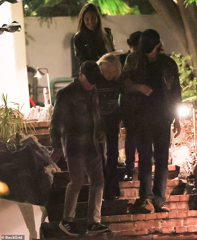 وأضاف ممثلوها: 