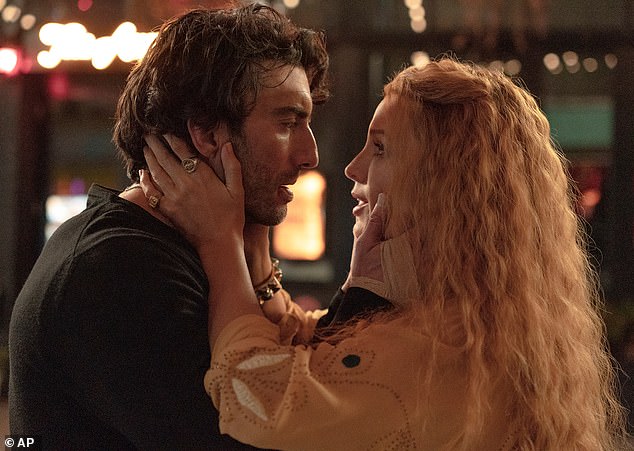 تم إرسال الرسالة في مايو 2024، وفي تلك المرحلة يُزعم أن ليفلي وبالدوني - اللذان تم تصويرهما معًا في الفيلم - اشتبكوا حول الاتجاه الإبداعي للمشروع