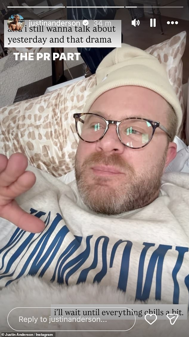 ولكن بعد أن بث أفكاره حول الدراما، بدا أن جاستن تلقى بعض ردود الفعل العنيفة من المعجبين الذين زعموا أنه تحدث عن نيكولا من أجل 