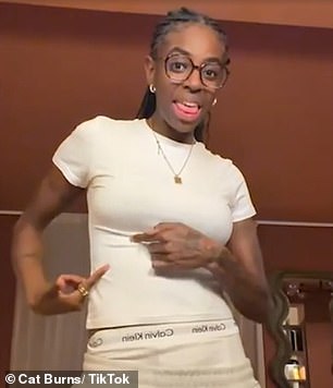 وقالت لمتابعيها: 