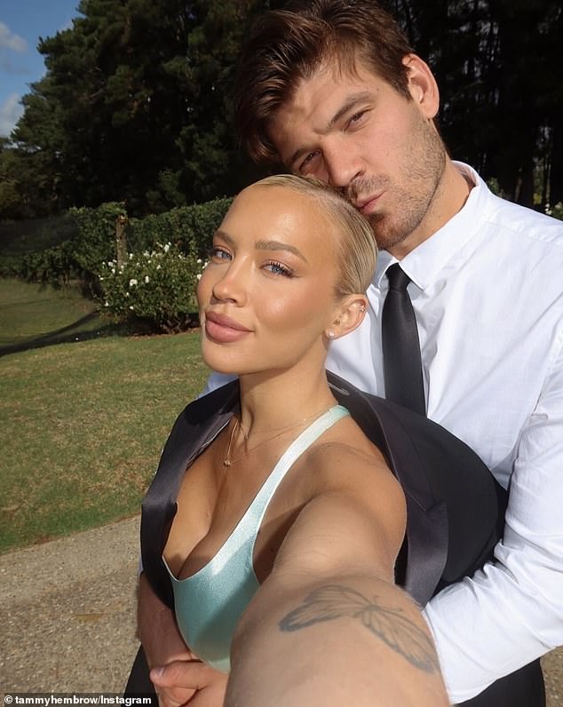 ويأتي هذا الحادث المحرج بعد أن تحدث مات مؤخرًا عن مشاهدة شريكه السابق، تامي هيمبرو، وهو يتحرك علنًا بعد انفصالهما.