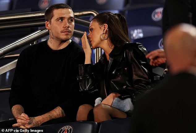 وفي وقت سابق من هذا الأسبوع، اتهم الابن الأكبر لديفيد وفيكتوريا، 26 عامًا، والدته، 51 عامًا، بالرقص 