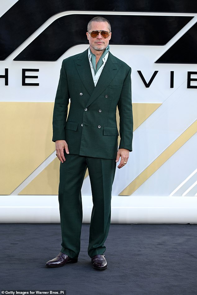 على الرغم من أن فيلم سيارات السباق F1 حقق أداءً جيدًا للغاية، حتى أنه حصل على إيماءة أفضل فيلم، إلا أن نجمه براد بيت لم يتم ترشيحه. شوهد في يونيو في لندن