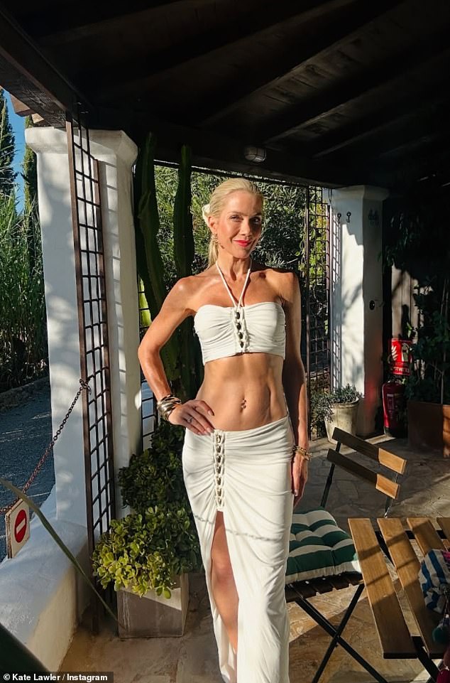 وأجريت العملية التي استغرقت 90 دقيقة تحت التخدير العام يوم الخميس الماضي، وبقيت كيت طوال الليل في المستشفى