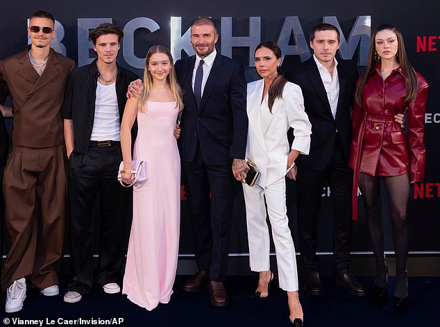 في هذا الأسبوع فقط، شنت بروكلين هجومًا عنيفًا على وسائل التواصل الاجتماعي على والديه، وبثت سنوات من التظلم في بيان لاذع من ست صفحات.