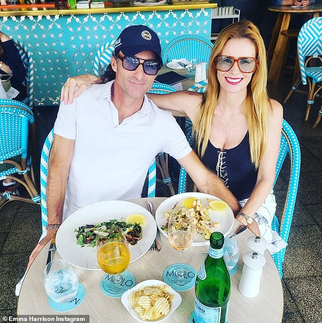 في هذه الأيام، تعيش إيما حياة أكثر هدوءًا في جولد كوست مع شريكها طويل الأمد كادي كاري، وابنتها من علاقة سابقة، جيميما، وابن كيد.