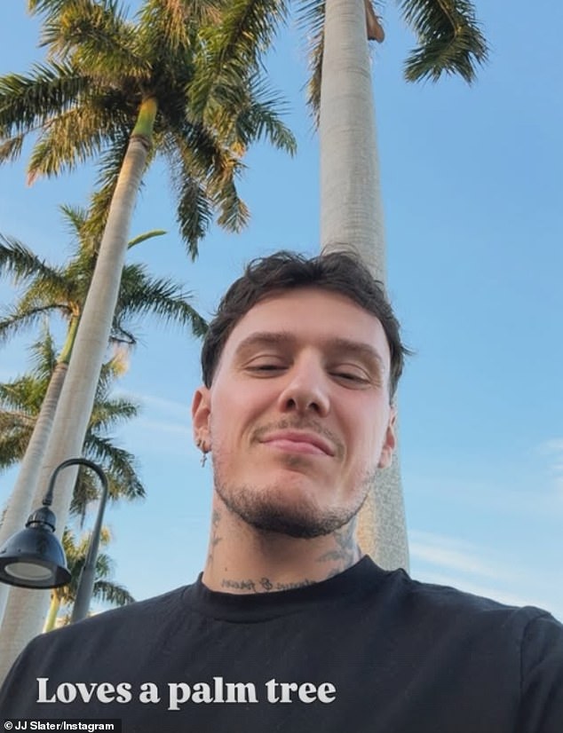 يأتي ذلك بعد أن قالت مصادر لصحيفة ديلي ميل إن أخبار الخطوبة جاءت أيضًا بمثابة صدمة كاملة لحبيبها السابق جي جي، 32 عامًا، الموجود حاليًا في ميامي مع عائلته وكان 