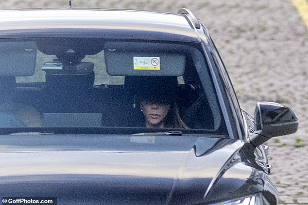 وبدت فيكتوريا حزينة في أول ظهور لها يوم الجمعة منذ أن أصدر ابنها بيانا لاذعا اتهمها فيها بإفساد حفل زفافه.