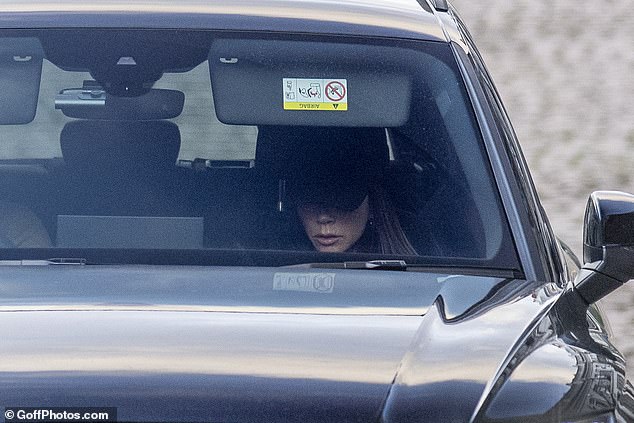 وصف DJ Fat Tony رقص فيكتوريا 