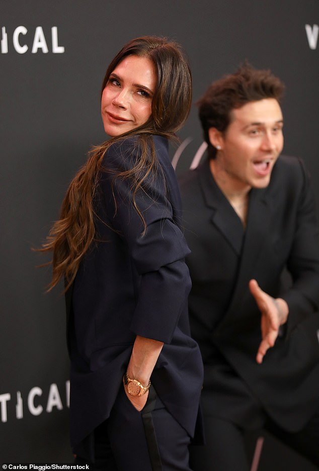 قال مصدر جديد مقرب من عائلة بيكهام إنهم سيرحبون بعودة ابنهم إلى الحظيرة 