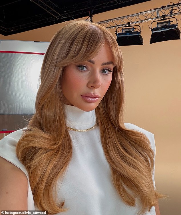 قامت أوليفيا أتوود بإلغاء متابعة زوجها برادلي داك على إنستغرام بعد انفصاله عن لاعب كرة القدم عندما 