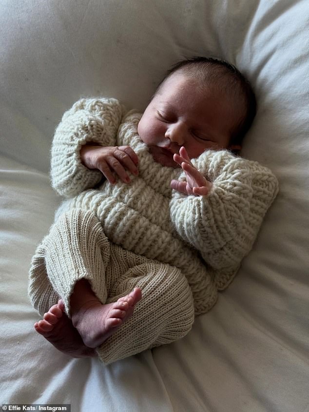 أعلنت مصممة الأزياء الأسترالية البالغة من العمر 35 عامًا، عن الأخبار السارة عبر موقع إنستجرام يوم الأحد، حيث شاركت تفاصيل مؤثرة عن تجربة ولادتها