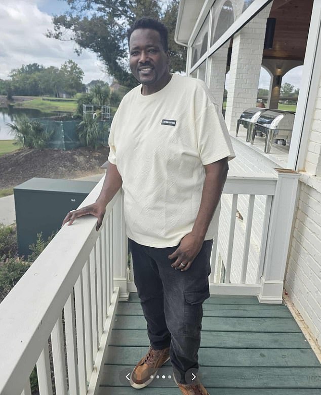 وفي تصريح لصحيفة ديلي ميل، قالت مديرة أعمال آرون، كاترينا فريستو، إنه 