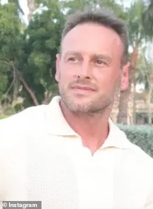 تم تصوير لي في نسخة ظهرت في مقال قبل عامين