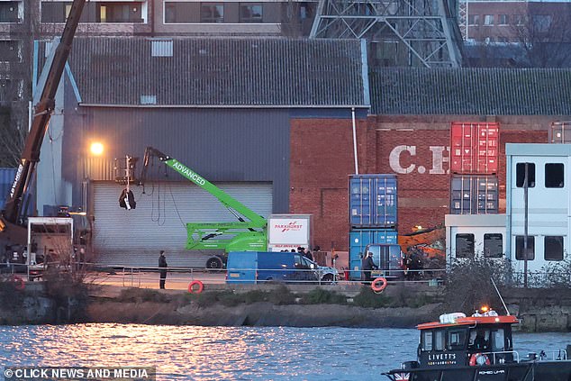 كان لدى أطقم التصوير كاميرات على رافعات للتأكد من أنهم قاموا بتصوير اللقطة المثالية