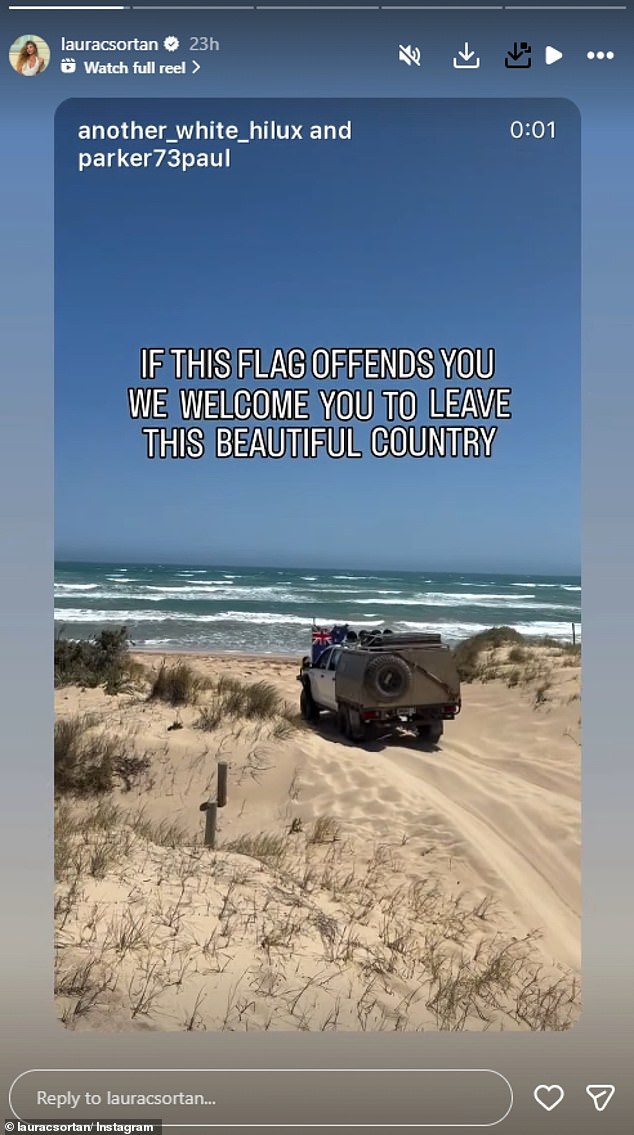 وفي مكان آخر، شاركت عارضة الأزياء الأسترالية لورا كورتان أيضًا مقطع فيديو معبرًا على حسابها على إنستغرام، يظهر مقطعًا لسيارة تسير على طول الشاطئ وهي تحمل العلم الأسترالي.