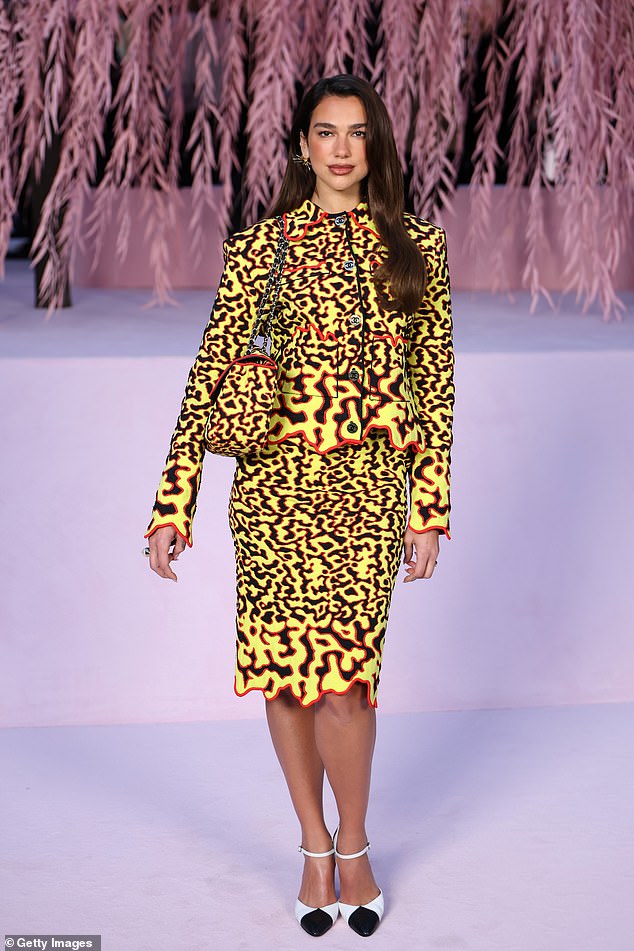 يأتي ذلك بعد أن تم الكشف عن أن دوا أضافت 70 مليون جنيه إسترليني إلى ثرواتها الشعبية الوفيرة بالفعل بعد عام ناجح آخر في حياتها المهنية.