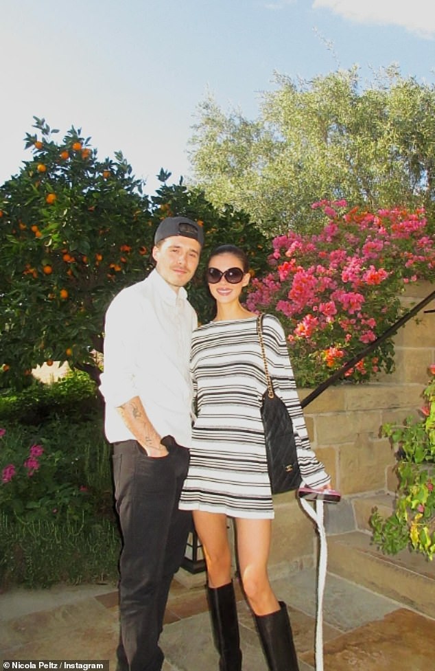 ويأتي منشور الممثلة وسط نزاع عائلي بين زوجها بروكلين بيكهام (26 عاما).