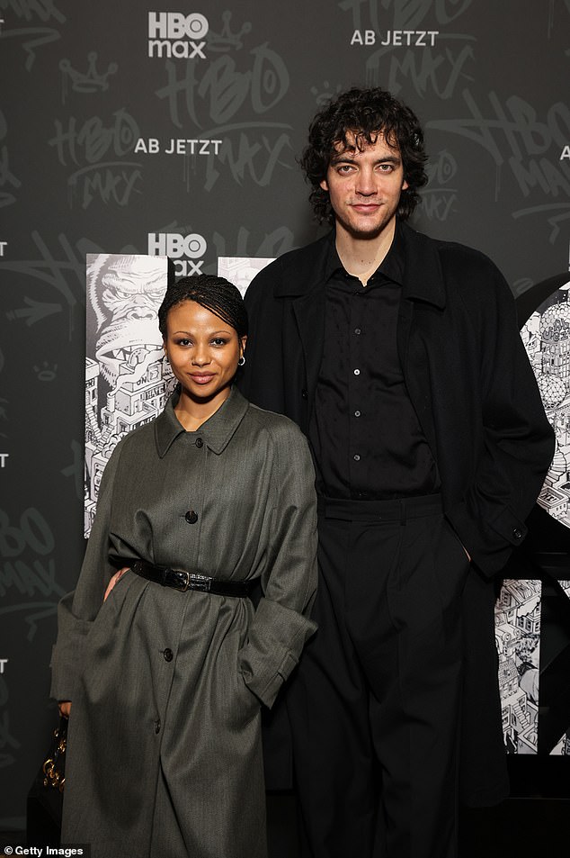 بعد أن عقدت ميهالا قرانها سرًا على شريكها أرماندو ريفيرا العام الماضي، قالت في مقابلة جديدة إن التقبيل 