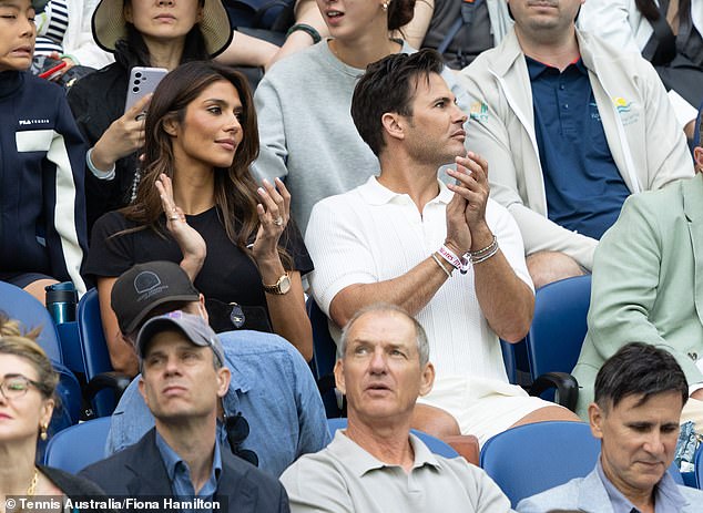 صفق الصديقان عندما شاهدا بن شيلتون يواجه جانيك سينر