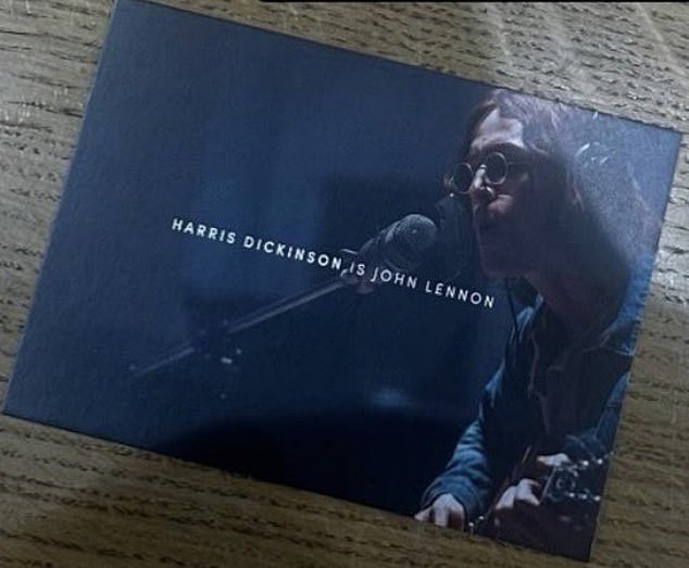 زُعم سابقًا أن مجلس وستمنستر لن يسمح بالتصوير عند معبر الحمار الوحشي الشهير، وأكدوا أن التصوير سيستمر (هاريس ديكنسون في دور جون لينون).