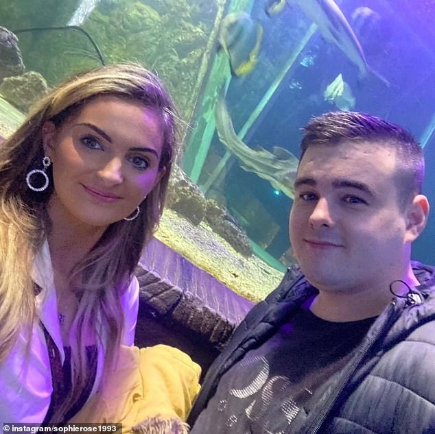 وفي مكان آخر من المقابلة، أكدت سو أن ابنتها الكبرى، صوفي، انفصلت عن زوجها جو برادلي، بعد 10 سنوات من الزواج ((في الصورة صوفي وجو)