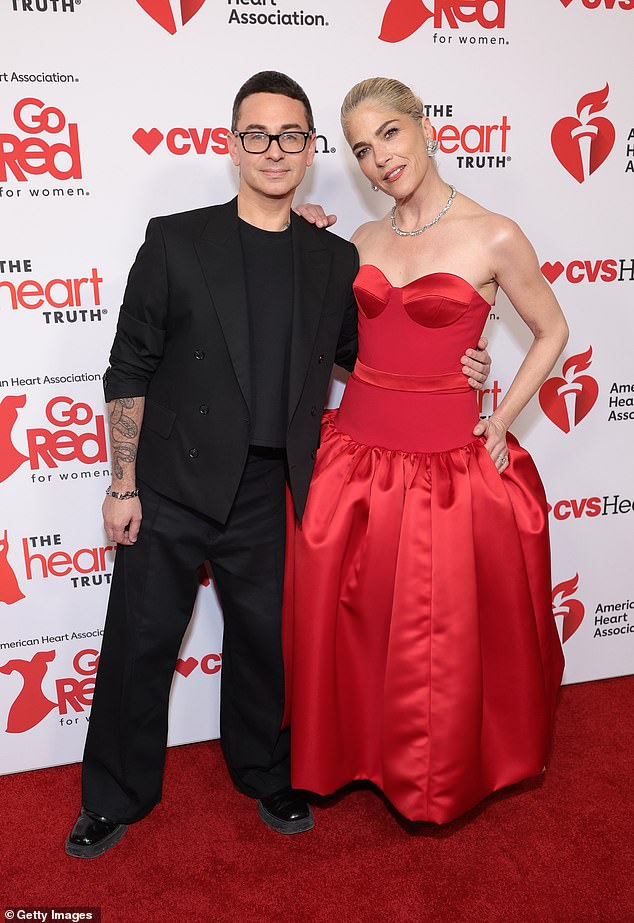 انضم إلى بلير فريق Project Runway الشب والمصمم المفضل للمشاهير كريستيان سيريانو