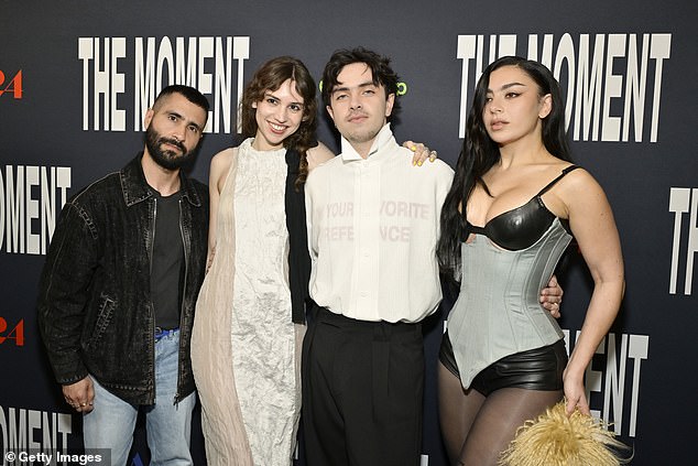 تم عرض The Moment، الذي وصفه Charli XCX سابقًا بأنه 