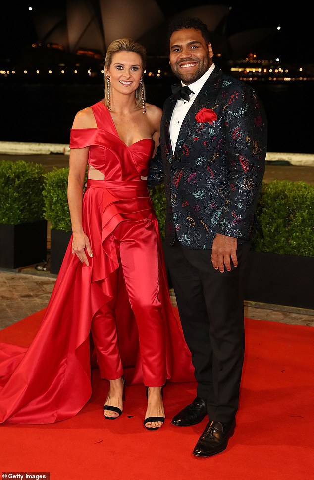 وسيظهر أيضًا لاعب الرجبي السابق سام تايداي، 40 عامًا. في الصورة مع الزوجة راشيل تايداي