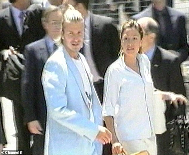 تصدرت لوس عناوين الصحف في جميع أنحاء العالم بعد أن زعمت أنها كانت على علاقة غرامية مع ديفيد أثناء عملها كممثلة للعلاقات العامة لعائلة بيكهام بعد انتقاله إلى ريال مدريد في عام 2003.