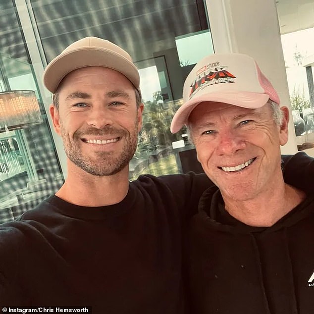 وفي حديثه عن مرض والده، الذي أصبح أكثر وضوحا في العامين الماضيين، قال كريس إنه كان 