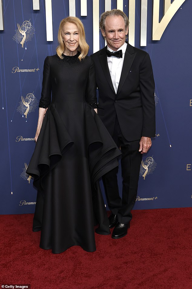 شوهد في حفل توزيع جوائز Emmy السابع والسبعين في مسرح Peacock في لوس أنجلوس في 14 سبتمبر 2025