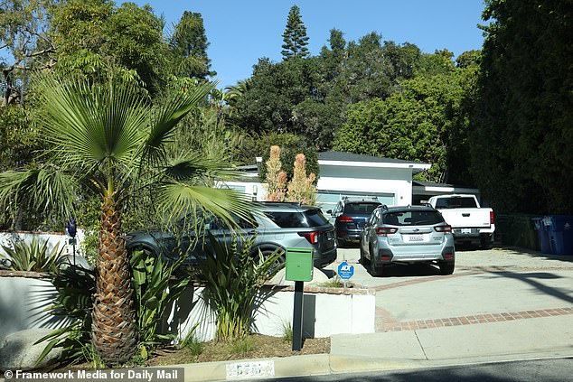 وقال متحدث باسم إدارة الإطفاء في لوس أنجلوس لصحيفة ديلي ميل: 