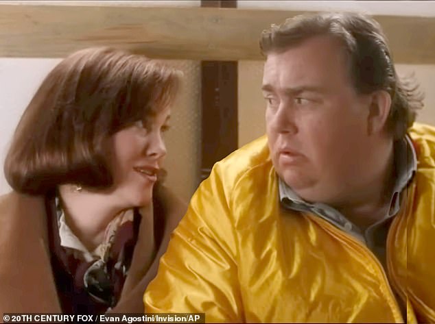 اشتهرت الممثلة بدور البطولة إلى جانب كاندي في فيلمها الكلاسيكي الذي حقق نجاحًا كبيرًا في عام 1990 وحدي بالمنزل؛ شوهد الاثنان في لقطة ثابتة من Home Alone