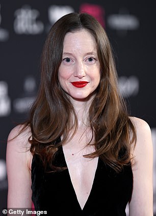 أندريا في الصورة عام 2025