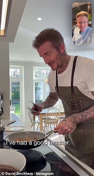 عندما بدأ لاعب كرة القدم السابق في طهي الوجبة الفاخرة، سارع ديفيد إلى طلب النصيحة حول كيفية ظهور الأسقلوب الخاص به