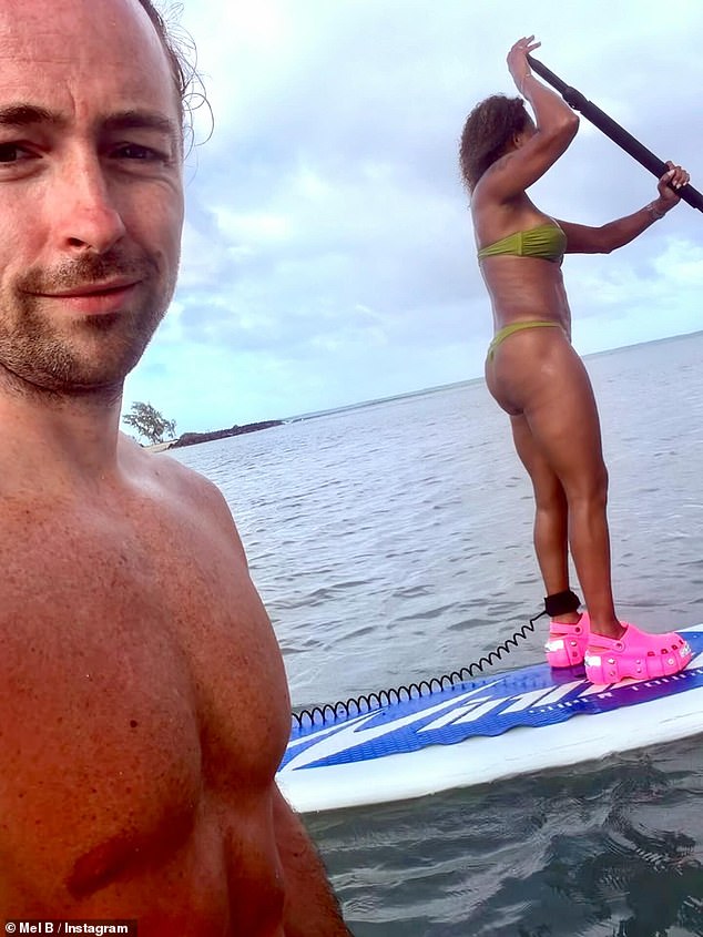 وبدا شهر العسل مليئًا بالإثارة أيضًا، حيث شارك الزوجان في الرياضات المائية، بما في ذلك التجديف