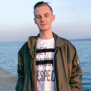 الصورة الرمزية للمؤلف