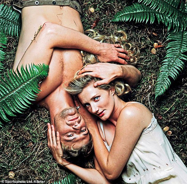 حصل ريتشاردسون على إشادة من النقاد عندما لعب دور الليدي تشاتيرلي أمام شون بين في فيلم مقتبس من رواية بي بي سي عام 1993 لرواية دي إتش لورانس.