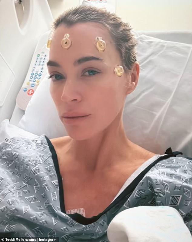 تم تشخيص إصابة النجمة البالغة من العمر 44 عامًا بسرطان الجلد لأول مرة في عام 2022، وكشفت في أبريل من هذا العام أن السرطان وصل إلى المرحلة الرابعة وانتشر إلى رئتيها ودماغها.