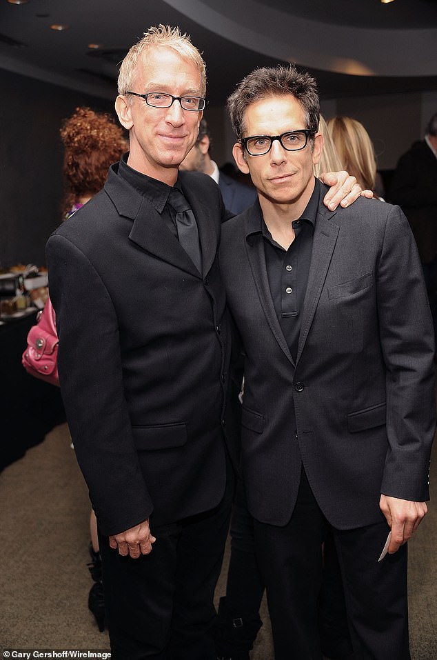 حصل الجد المضطرب لطفلين على استراحة كبيرة في الأصل من خلال صديقه بن ستيلر (على اليمين، في الصورة عام 2012) الذي اختاره في برنامج رسم على قناة فوكس The Ben Stiller Show، Reality Bites، The Cable Guy، Permanent Midnight، Zoolander وZoolander 2