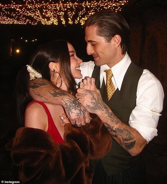 وتقدم ديفيد بطلب الزواج العام الماضي، وأعلن الزوجان خطوبتهما في يناير/كانون الثاني