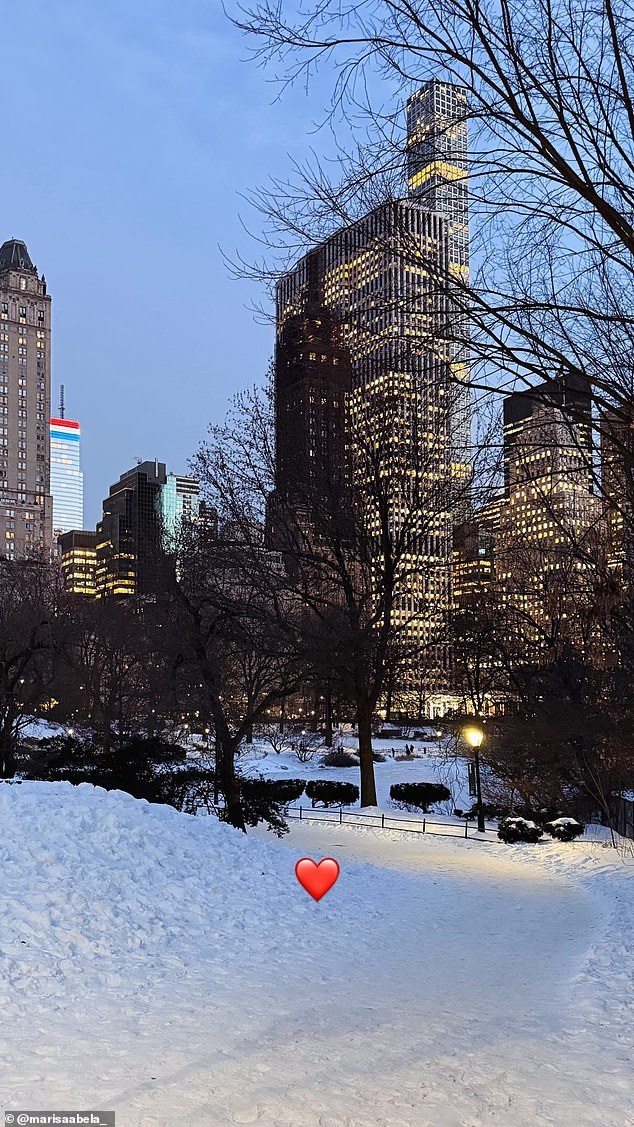 نشرت ماريسا صورة للثلج في قصصها على Instagram أثناء استمتاعها برحلة في نيويورك