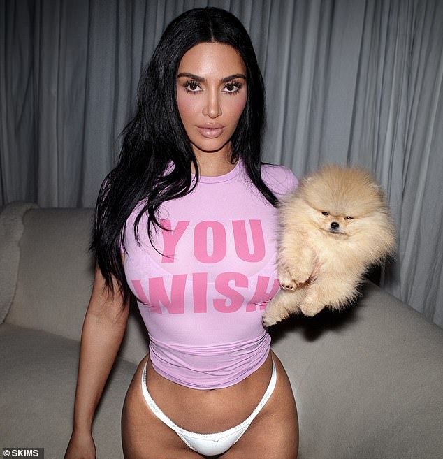 يأتي ذلك بعد أن استخدمت كيم Instagram للترويج لمجموعة SKIMS Valentine's Day الخاصة بها هذا الأسبوع