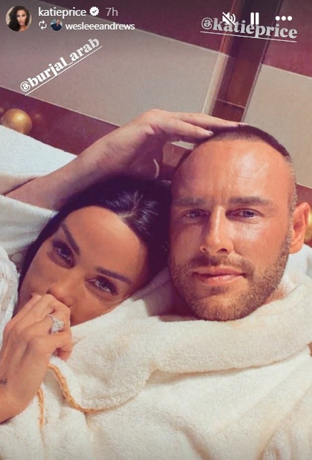 يشك بعض الأصدقاء في أن أندروز ربما خدع كاتي - تمامًا مثل ألسنة اللهب السابقة