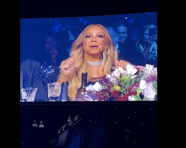 وكتب أحد المعجبين: 