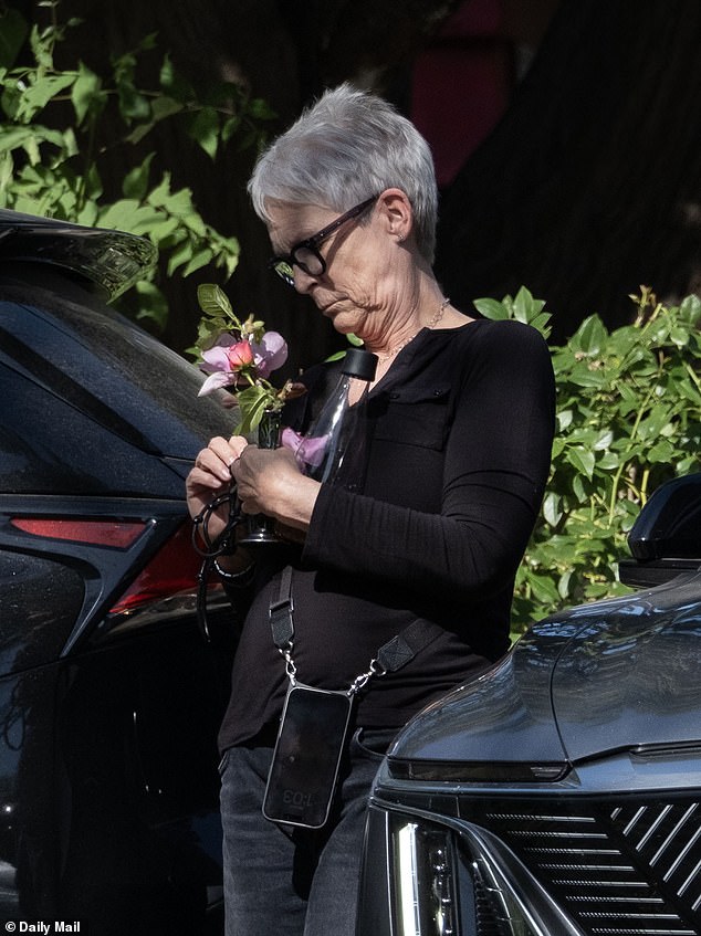 بدا الزوجان مهذبين أثناء خروجهما في لوس أنجلوس بعد ظهر يوم السبت، بعد الأخبار المدمرة التي تفيد بوفاة أوهارا بعد صراع مع مرض غامض صباح الجمعة.